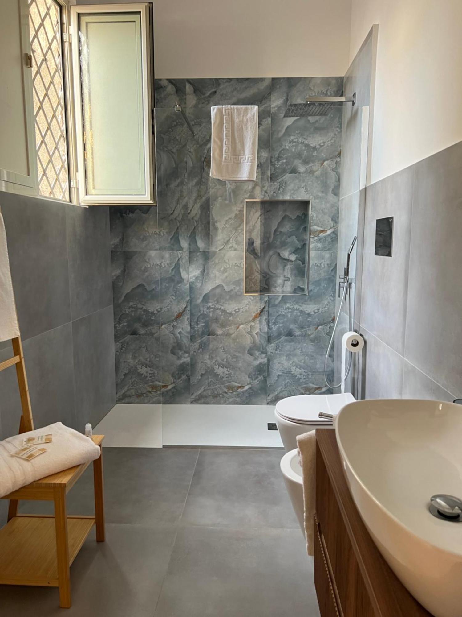 Ninetta A Toledo Apartment Napoli Bagian luar foto