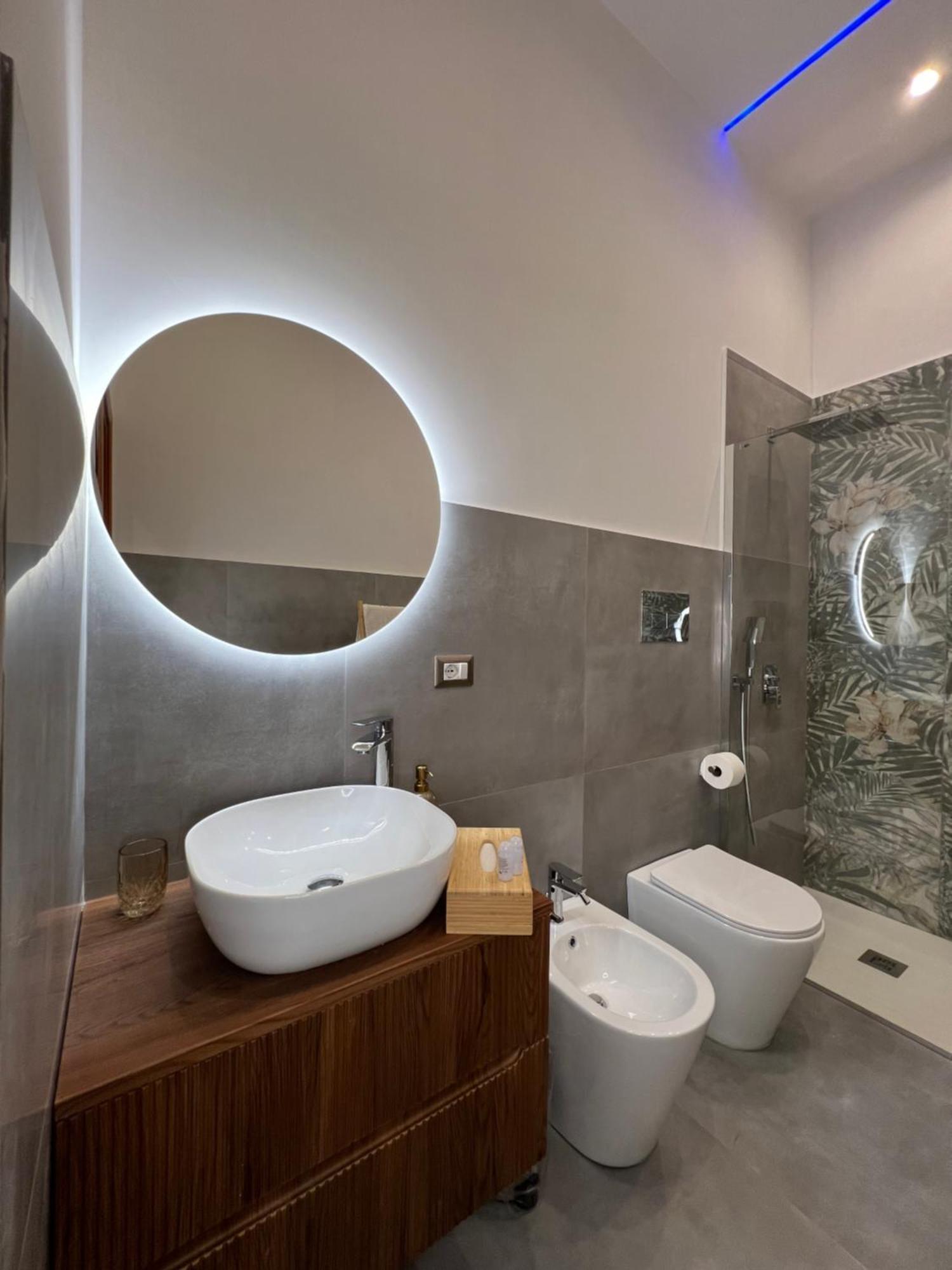 Ninetta A Toledo Apartment Napoli Bagian luar foto